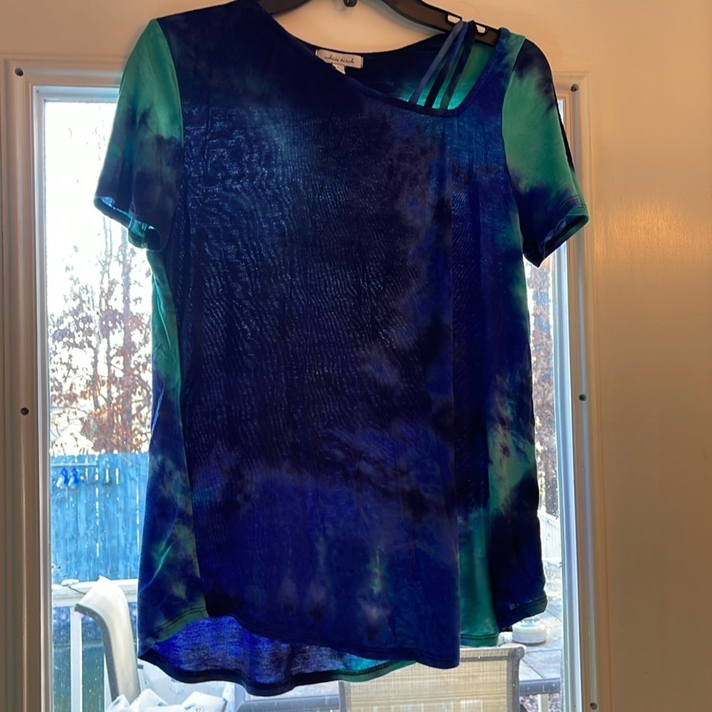 Pretty tie dyed White Birch top L